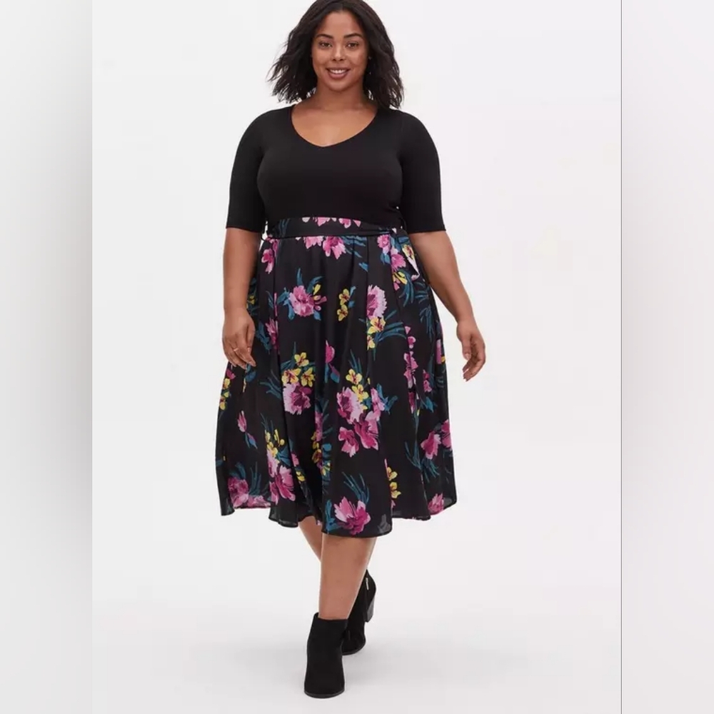Torrid Black Floral Knit to Woven Self Tie Midi Dress Size 1